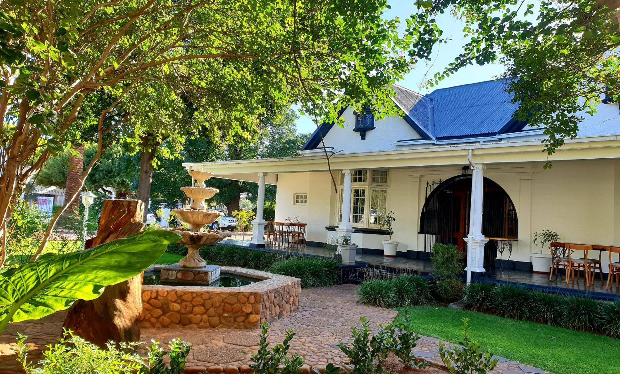 Bauhenia Guesthouse Potchefstroom Esterno foto