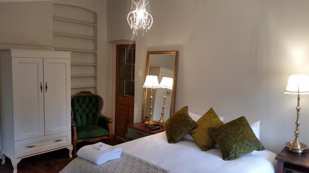 Bauhenia Guesthouse Potchefstroom Esterno foto