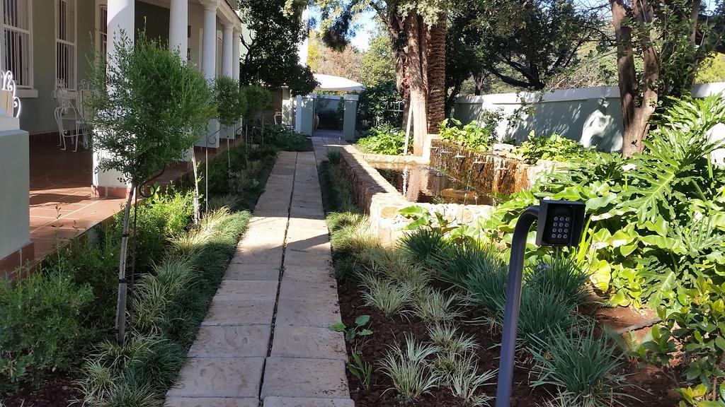 Bauhenia Guesthouse Potchefstroom Esterno foto