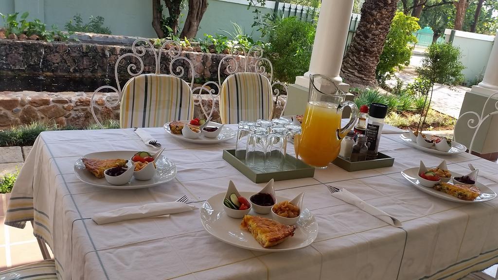 Bauhenia Guesthouse Potchefstroom Esterno foto