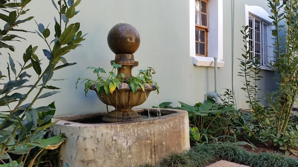 Bauhenia Guesthouse Potchefstroom Esterno foto